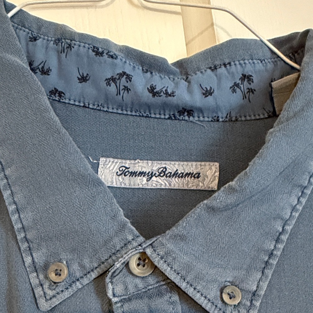 Tommy Bahama Men's Deep Blue Casual Shirt - Picture 2 of 4